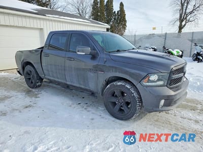 Czwarte zdjęcie samochodu z boku: 2018 RAM 1500 SPORT VIN:1C6RR7MT6JS209802 - miniatura