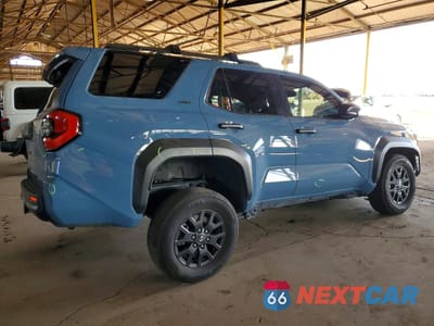 Trzecie zdjęcie samochodu z tyłu: 2025 TOYOTA 4RUNNER SR5 VIN:JTEVA5BR1S5005480 - miniatura