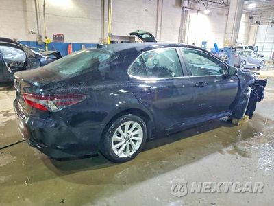 Trzecie zdjęcie samochodu z tyłu: 2024 TOYOTA CAMRY LE VIN:4T1C11AK6RU192655 - miniatura