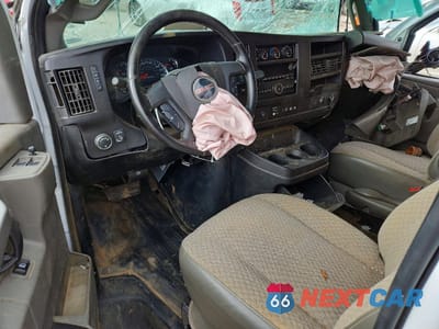 Zdjęcie 8 z 15 samochodu: 2020 GMC SAVANA G3500 VIN:1GTZ7HFG0L1190628 - miniatura