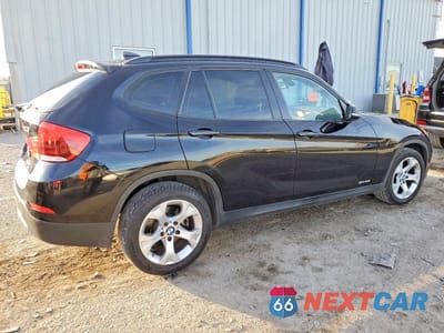 Trzecie zdjęcie samochodu z tyłu: 2015 BMW X1 SDRIVE28I VIN:WBAVM1C51FVW58586 - miniatura