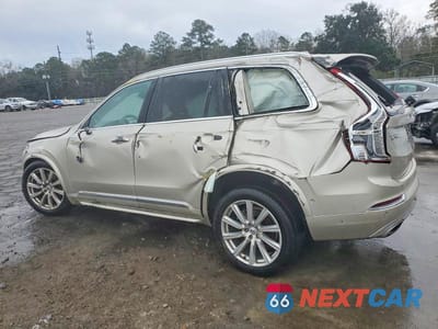 Drugie zdjęcie samochodu z przodu: 2017 VOLVO XC90 T6 VIN:YV4A22PL1H1139373 - miniatura