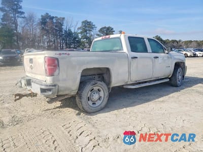 Trzecie zdjęcie samochodu z tyłu: 2017 CHEVROLET SILVERADO K2500 HEAVY DUTY VIN:1GC1KUEG2HF230918 - miniatura