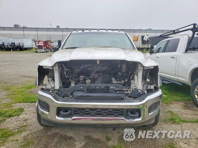 Piąte zdjęcie samochodu w środku: 2019 RAM 5500 TRUCK CAB AND CHASSIS VIN:3C7WRMAL3KG648160 - miniatura