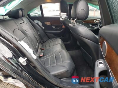 Zdjęcie 10 z 11 samochodu: 2016 MERCEDES-BENZ C 300 4MATIC VIN:55SWF4KB4GU138052 - miniatura