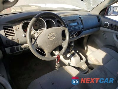 Zdjęcie 8 z 11 samochodu: 2005 TOYOTA TACOMA VIN:5TENX22N75Z130998 - miniatura