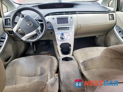 Zdjęcie 8 z 12 samochodu: 2015 TOYOTA PRIUS VIN:JTDKN3DU4F1911735 - miniatura