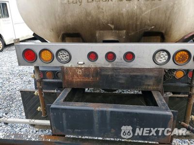 Zdjęcie 10 z 13 samochodu: 2005 INTERNATIONAL 4300 DE-ICER TRUCK VIN:1HTMMAAM55H686352 - miniatura