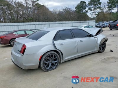 Trzecie zdjęcie samochodu z tyłu: 2021 CHRYSLER 300 S VIN:2C3CCABG7MH529276 - miniatura