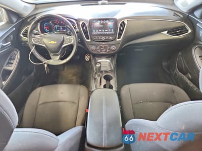 Zdjęcie 8 z 13 samochodu: 2017 CHEVROLET MALIBU LT VIN:1G1ZE5ST6HF176419 - miniatura