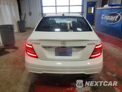 Zdjęcie 6 z 11 samochodu: 2012 MERCEDES-BENZ C 300 4MATIC VIN:WDDGF8BB2CA695273 - miniatura