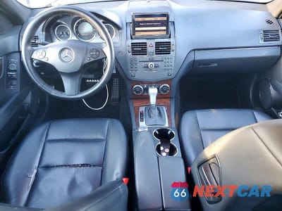 Zdjęcie 8 z 12 samochodu: 2010 MERCEDES-BENZ C 300 VIN:WDDGF5EB0AR096932 - miniatura