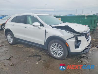 Czwarte zdjęcie samochodu z boku: 2024 CADILLAC XT4 LUXURY VIN:1GYFZBR40RF221216 - miniatura