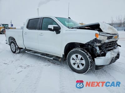 Czwarte zdjęcie samochodu z boku: 2024 CHEVROLET SILVERADO K1500 LT VIN:3GCPDDEK9RG237972 - miniatura