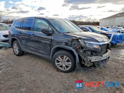 Czwarte zdjęcie samochodu z boku: 2017 HONDA PILOT LX VIN:5FNYF6H14HB041391 - miniatura