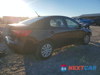 Trzecie zdjęcie samochodu z tyłu: 2010 KIA FORTE EX VIN:KNAFU4A24A5100500 - miniatura