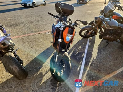 Drugie zdjęcie samochodu z przodu: 2017 KTM 690 DUKE VIN:VBKLDV408HM798758 - miniatura
