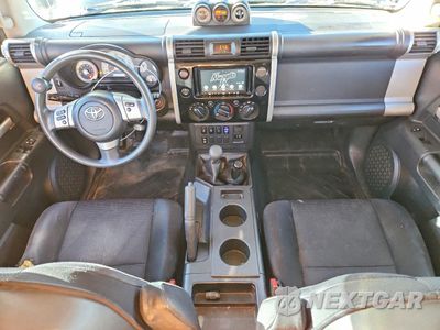Zdjęcie 8 z 14 samochodu: 2012 TOYOTA FJ CRUISER VIN:JTEBU4BF9CK139103 - miniatura