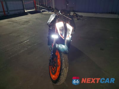Drugie zdjęcie samochodu z przodu: 2017 KTM 1290 SUPER DUKE R VIN:VBKV39406HM960924 - miniatura