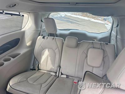 Zdjęcie 9 z 11 samochodu: 2017 CHRYSLER PACIFICA EHYBRID PLATINUM VIN:2C4RC1N77HR689434 - miniatura