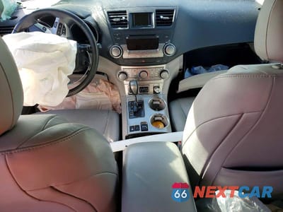 Zdjęcie 8 z 13 samochodu: 2011 TOYOTA HIGHLANDER SE VIN:5TDBK3EH0BS086879 - miniatura