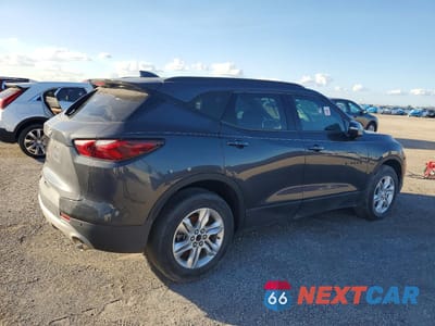 Trzecie zdjęcie samochodu z tyłu: 2021 CHEVROLET BLAZER 2LT VIN:3GNKBCRS1MS529486 - miniatura