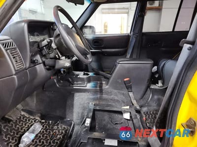 Zdjęcie 7 z 13 samochodu: 2001 JEEP CHEROKEE SPORT VIN:1J4FF48S91L591011 - miniatura