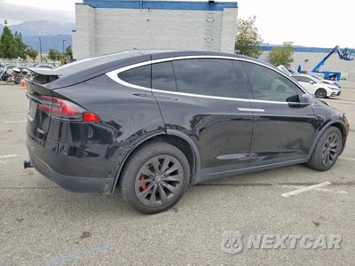 Trzecie zdjęcie samochodu z tyłu: 2018 TESLA MODEL X VIN:5YJXCBE43JF094827 - miniatura