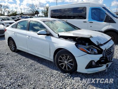Czwarte zdjęcie samochodu z boku: 2019 HYUNDAI SONATA SE VIN:5NPE24AF6KH796382 - miniatura