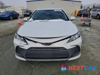 Piąte zdjęcie samochodu w środku: 2024 TOYOTA CAMRY LE VIN:4T1R11AK7RU251349 - miniatura