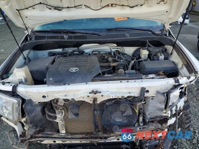 Zdjęcie 12 z 13 samochodu: 2011 TOYOTA SEQUOIA PLATINUM VIN:5TDDW5G17BS041415 - miniatura