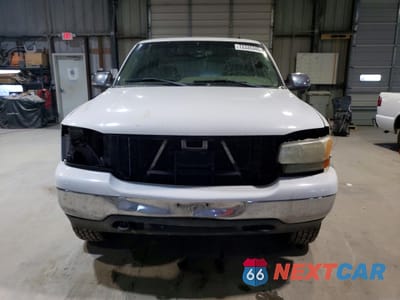 Piąte zdjęcie samochodu w środku: 2001 GMC SIERRA K1500 HEAVY DUTY VIN:1GTGK13U41F153170 - miniatura