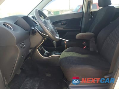 Zdjęcie 7 z 13 samochodu: 2011 TOYOTA SCION XD VIN:JTKKU4B40B1014720 - miniatura