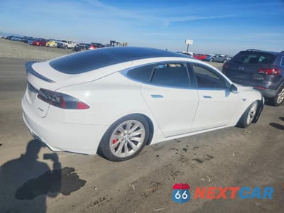 Trzecie zdjęcie samochodu z tyłu: 2014 TESLA MODEL S VIN:5YJSA1H17EFP37763 - miniatura