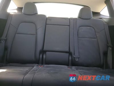 Zdjęcie 10 z 12 samochodu: 2023 TESLA MODEL Y VIN:7SAYGDEE8PA136981 - miniatura