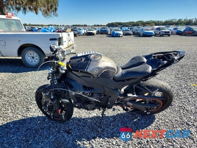 Trzecie zdjęcie samochodu z tyłu: 2013 YAMAHA YZFR1 VIN:JYARN23E9DA014616 - miniatura