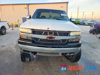Piąte zdjęcie samochodu w środku: 2001 CHEVROLET SILVERADO K2500 HEAVY DUTY VIN:1GCHK29U81E240593 - miniatura
