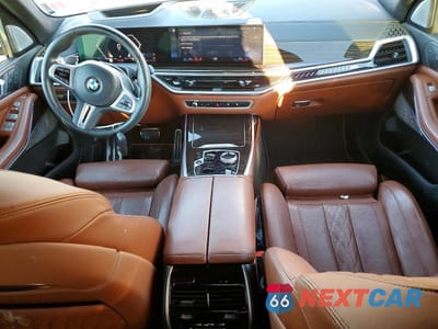 Zdjęcie 8 z 12 samochodu: 2023 BMW X7 M60I VIN:5UX33EM02P9R04545 - miniatura