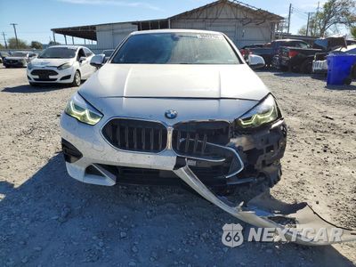 Piąte zdjęcie samochodu w środku: 2024 BMW 228XI VIN:WBA73AK02R7N18105 - miniatura