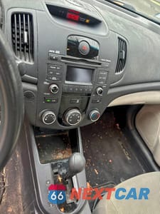 Zdjęcie 9 z 13 samochodu: 2010 KIA FORTE EX VIN:KNAFU4A28A5837795 - miniatura