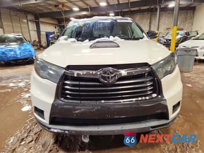 Piąte zdjęcie samochodu w środku: 2015 TOYOTA HIGHLANDER XLE VIN:5TDJKRFH1FS118337 - miniatura