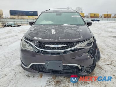 Piąte zdjęcie samochodu w środku: 2017 CHRYSLER PACIFICA TOURING L PLUS VIN:2C4RC1EG3HR525338 - miniatura
