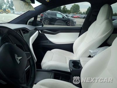 Zdjęcie 7 z 12 samochodu: 2018 TESLA MODEL X VIN:5YJXCBE43JF094827 - miniatura