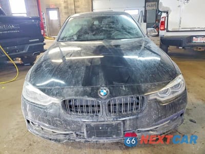 Piąte zdjęcie samochodu w środku: 2018 BMW 330 XI VIN:WBA8D9C58JA614709 - miniatura