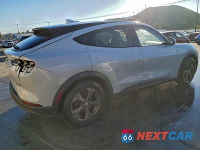 Trzecie zdjęcie samochodu z tyłu: 2022 FORD MUSTANG MACH-E SELECT VIN:3FMTK1RM8NMA44346 - miniatura