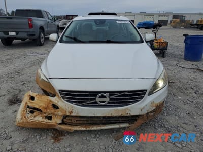 Piąte zdjęcie samochodu w środku: 2015 VOLVO S60 PLATINUM VIN:YV140MFD8F1313149 - miniatura