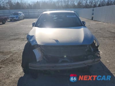 Piąte zdjęcie samochodu w środku: 2017 SUBARU LEGACY 2.5I PREMIUM VIN:4S3BNAC60H3067059 - miniatura