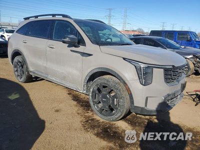 Czwarte zdjęcie samochodu z boku: 2024 KIA SORENTO EX VIN:5XYRHDJFXRG257328 - miniatura