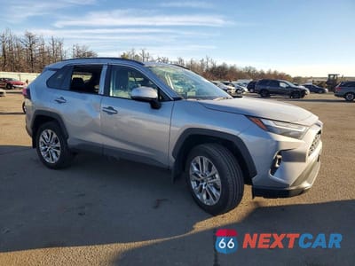 Czwarte zdjęcie samochodu z boku: 2025 TOYOTA RAV4 XLE PREMIUM VIN:2T3A1RFV0SW602422 - miniatura