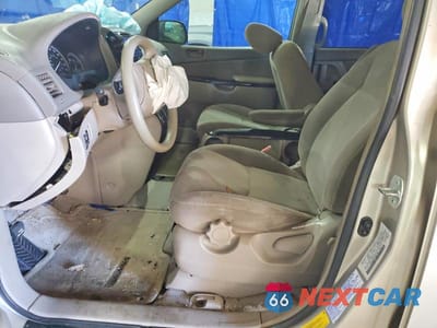 Zdjęcie 7 z 12 samochodu: 2004 TOYOTA SIENNA LE VIN:5TDBA23C74S015198 - miniatura